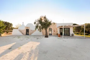 Trullo delle Stelle con piscina privata in affitto in Puglia
