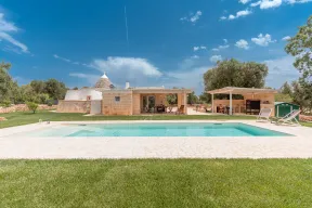 Trullo Tramonto for rent in Puglia