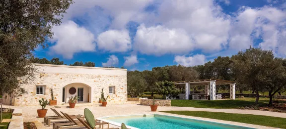 rent villa for families puglia